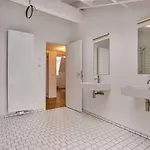 Loft Center - 2 Bedrooms - Parking - By Finenest 公寓 列日