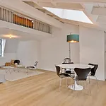 公寓 Loft Center - 2 Bedrooms - Parking - By Finenest *