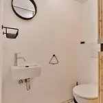 Loft Center - 2 Bedrooms - Parking - By Finenest *