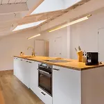Loft Center - 2 Bedrooms - Parking - By Finenest