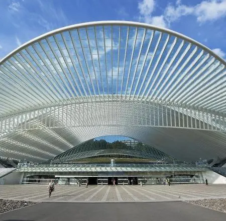 아파트 Loft Center - 2 Bedrooms - Parking - By Finenest