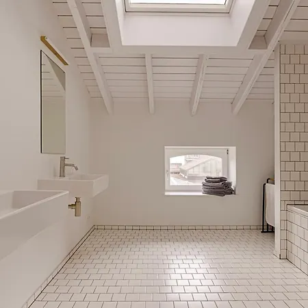 Loft Center - 2 Bedrooms - Parking - By Finenest *