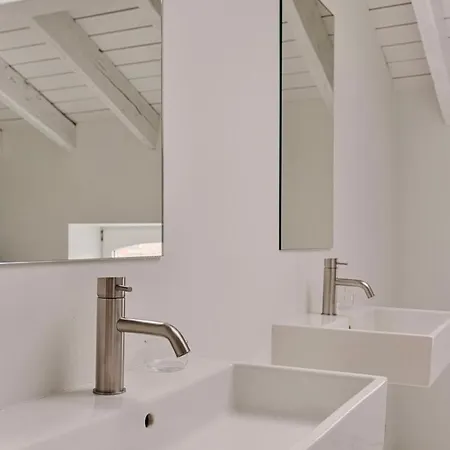 아파트 Loft Center - 2 Bedrooms - Parking - By Finenest 리에주