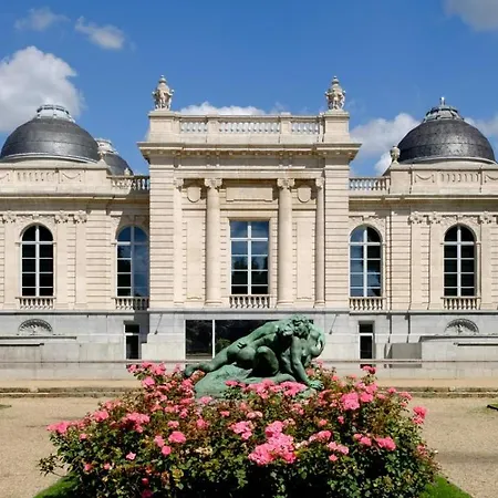 Apartment Loft Center - 2 Bedrooms - Parking - By Finenest