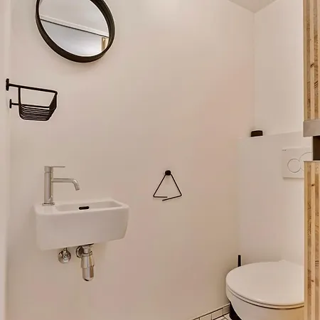 Loft Center - 2 Bedrooms - Parking - By Finenest *