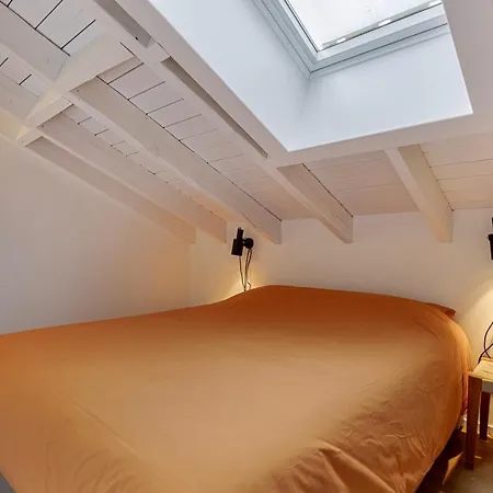 아파트 Loft Center - 2 Bedrooms - Parking - By Finenest 리에주