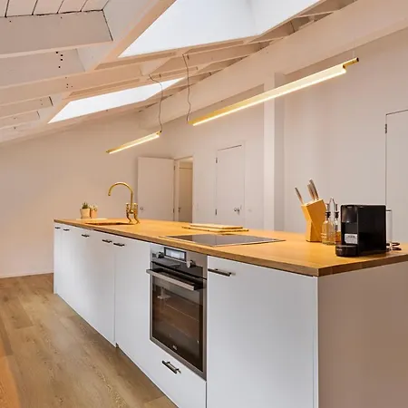 Loft Center - 2 Bedrooms - Parking - By Finenest