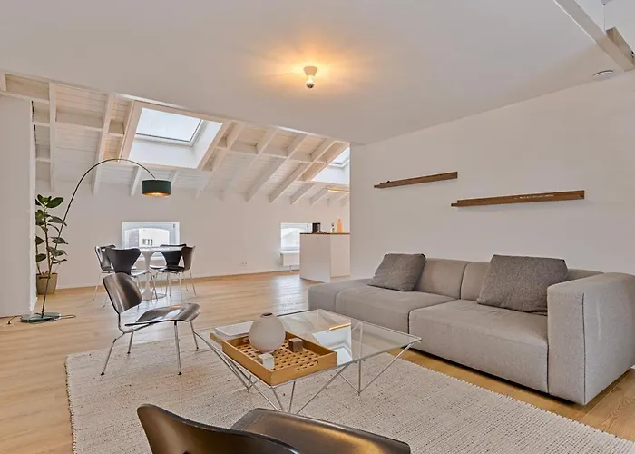 Loft Center - 2 Bedrooms - Parking - By Finenest