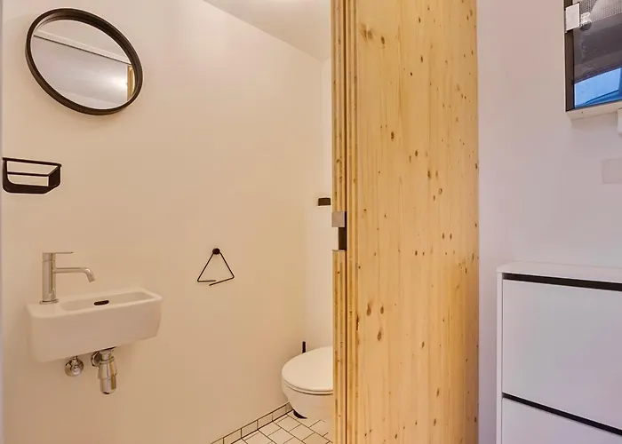 Loft Center - 2 Bedrooms - Parking - By Finenest *