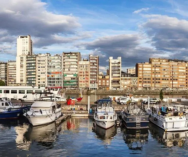 Loft Center - 2 Bedrooms - Parking - By Finenest *