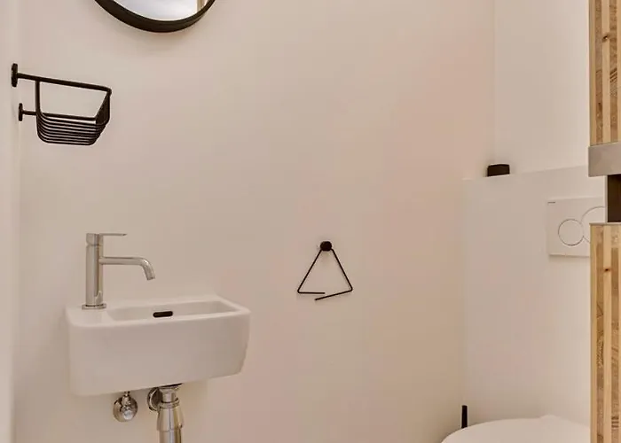 Loft Center - 2 Bedrooms - Parking - By Finenest *