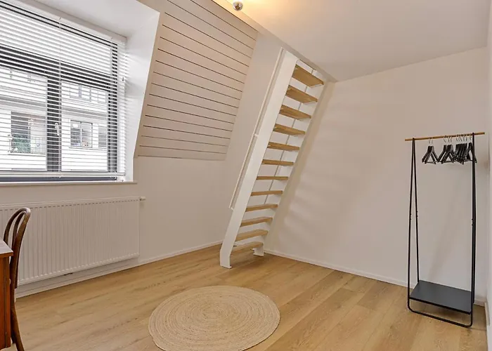 Loft Center - 2 Bedrooms - Parking - By Finenest לייז'