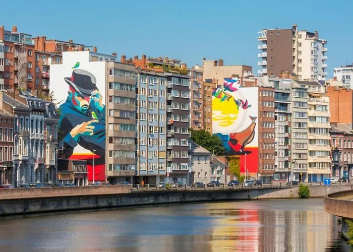 Loft Center - 2 Bedrooms - Parking - By Finenest דירה לייז'